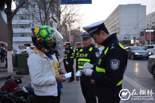 靖边交警重拳整治摩托车交通违法行为