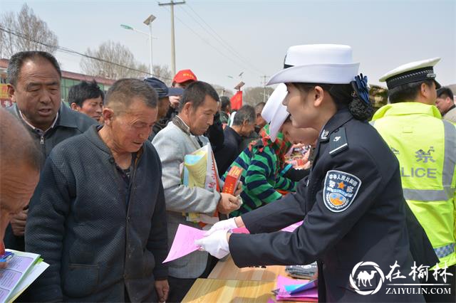 靖边交警开展春耕备耕交通安全宣传活动