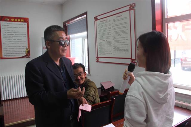 榆阳区新明楼街道办八狮社区开展创文宣传活动