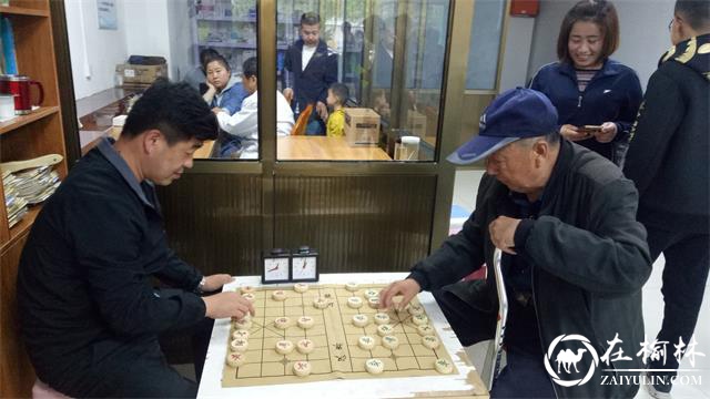 榆阳区驼峰办金阳社区举办象棋比赛 丰富居民文化生活