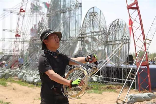 榆阳首届“风筝音乐节”：纸鸢漫天 今天我们都是做着飞翔梦的小孩