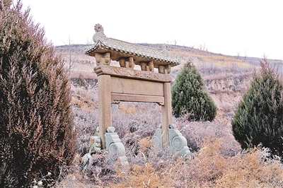 李家寨李氏祖坟牌楼