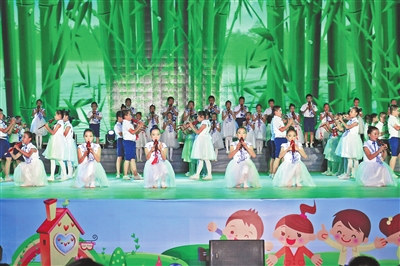 榆林高新区阳光广场连续举行两场“六一”儿童节文艺晚会