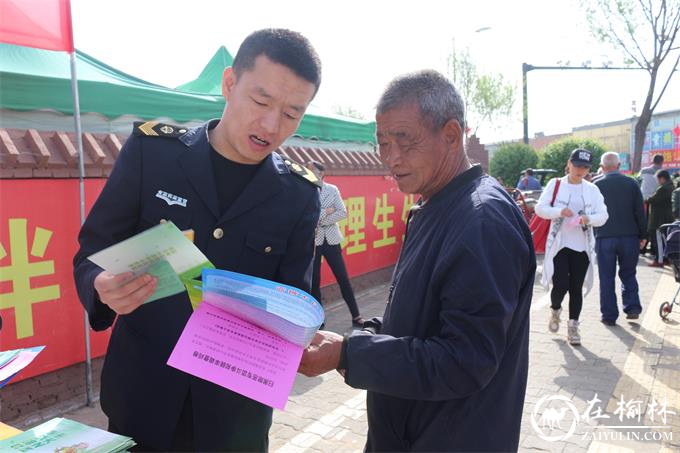 榆阳区驼峰办食品安全知识进社区