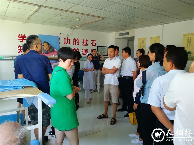 榆阳区灵秀街社区开展庆“七一”参观党员教育基地主题活动