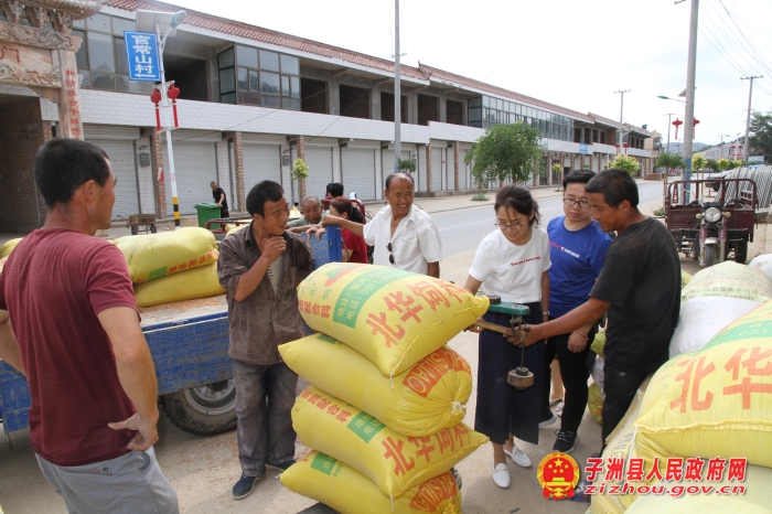 子洲检察院真帮真干真扶贫 践行脱贫攻坚“六大活动”