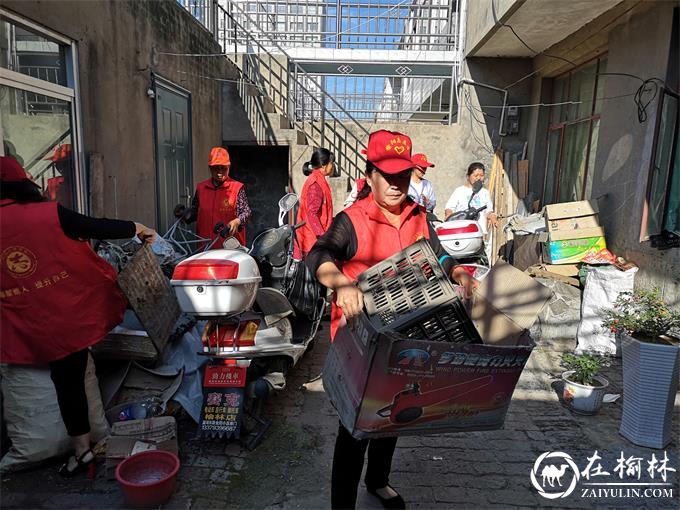 榆阳区望湖路社区：居民动手齐参与 老旧院落换新颜