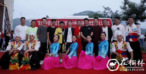 绥德县文艺宣传队走进扶贫移民安置社区