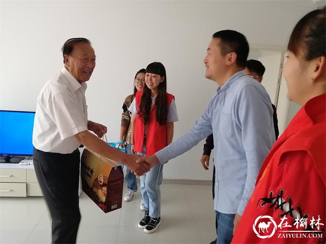 走访慰问独居老人