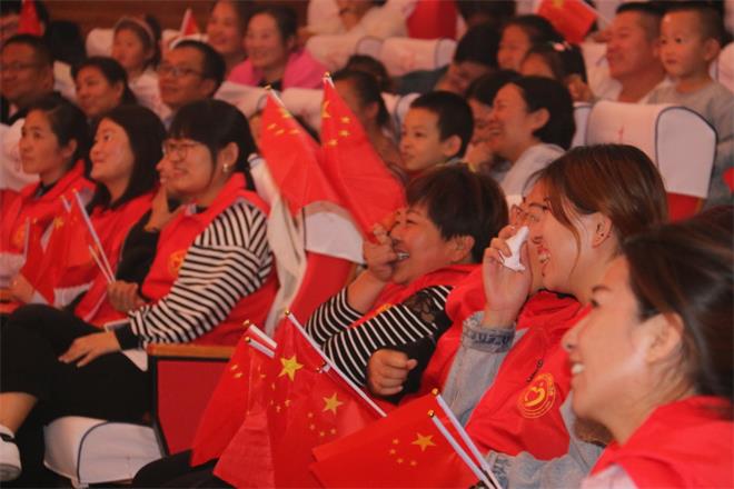 榆阳区金沙路街道金榆社区携手共驻共建单位同庆祖国70华诞