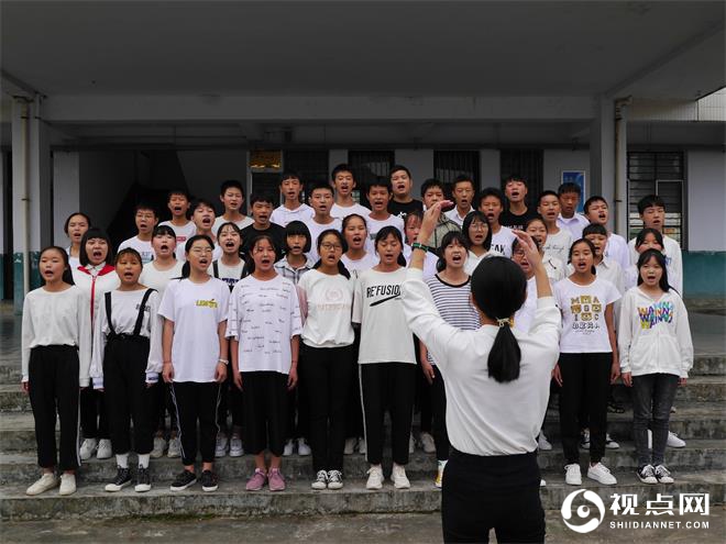 汉中市西乡县隆基中学举行庆祝中华人民共和国70华诞歌咏比赛