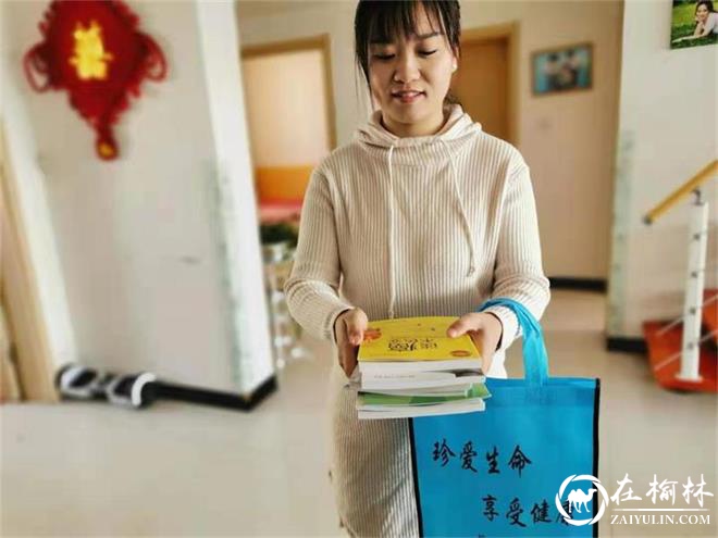 榆阳区驼峰办桃源路社区：不忘初心担使命 金秋九月送健康