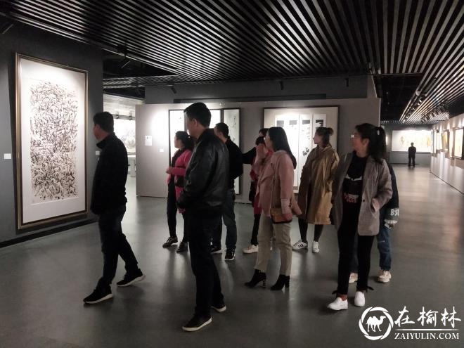 榆阳区春苑社区党支部开展“不忘初心 牢记使命”主题教育党日活动