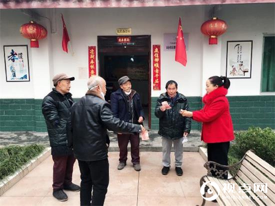 四川省三台县新德镇敬老院五保老人自发为武汉“爱心捐款”