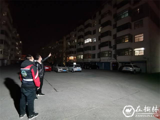 社区书记高鹏到各网格为四返人员摸排想了个好办法