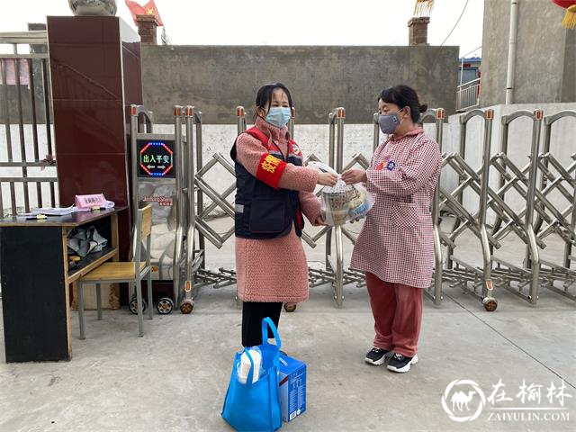榆阳区驼峰办望湖路社区疫情防控队:挑灯值守只为守护万家平安