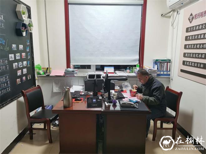 新明办：基层防疫战场上的“英勇战士”霍小龙