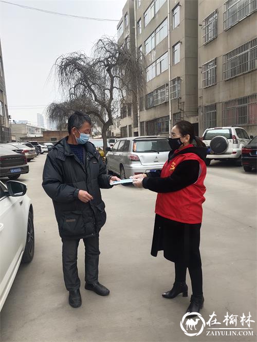 暖心！社区为独居老人、低保户送口罩消毒液，志愿者义务理发