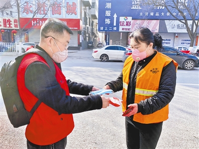 口罩送给环卫工