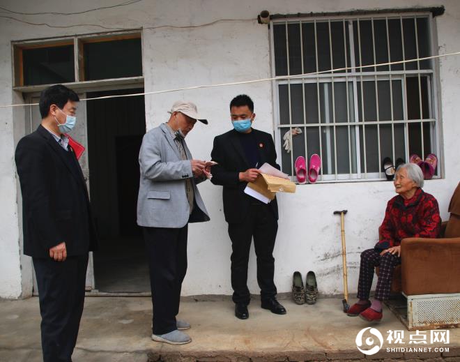 叶县法院：执行干警为九旬老人送去赡养费