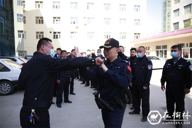 靖边县公安局基层送教练精兵走进交警大队
