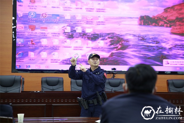 靖边公安送教下基层走进刑侦大队