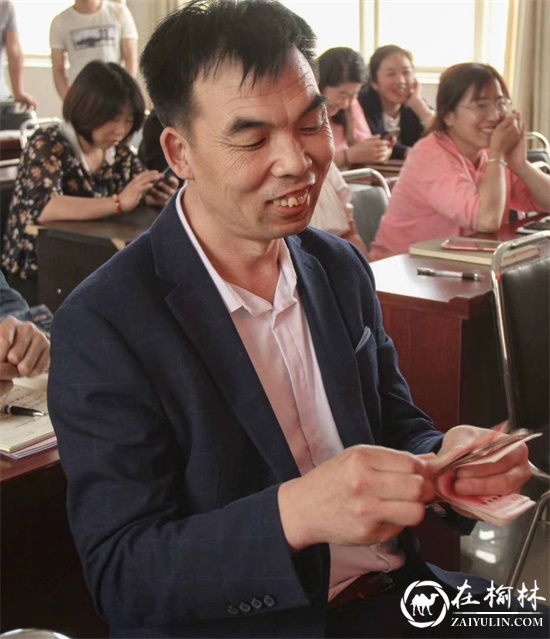 府谷县墙头农业园区：羊肚菌“开花”贫困户“结果”