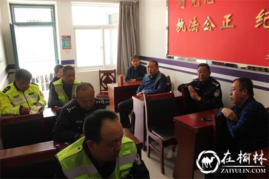 榆林公路局、市交警支队领导调研神木碾房峁治超站路警治超联合执法严打工作