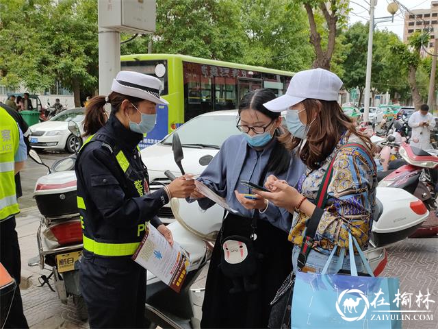 靖边交警积极开展“一盔一带”安全守护宣传行动