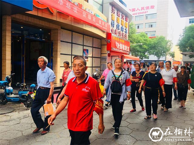“平安街道”志愿服务队日常巡逻