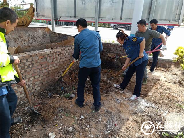 古城滩超限检测站开展站区环境卫生清理行动