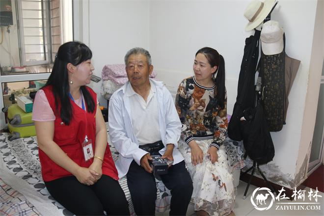 榆阳区金沙路街道金榆社区：浓浓社区情 感恩父亲节