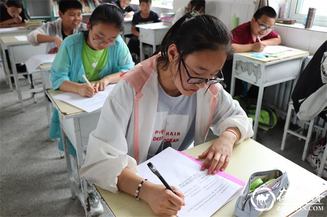 绥德县禁毒办开展禁毒宣传进校园活动