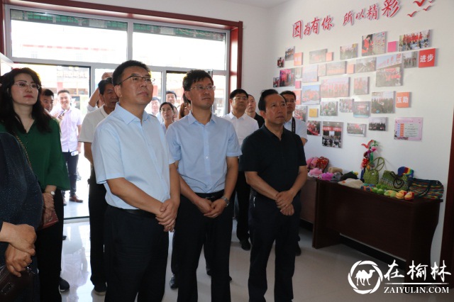 一起观看就业创业服务中心短片