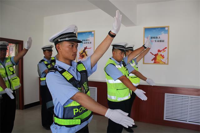  七月练兵正当时 强化训练树形象