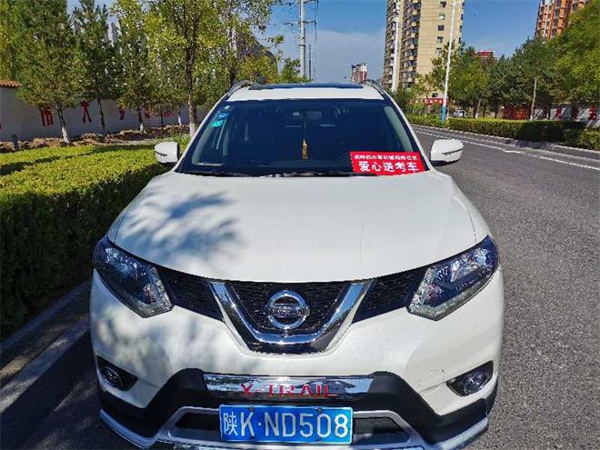 榆阳区驼峰办望湖路社区开展“温情七月，爱心助考”活动