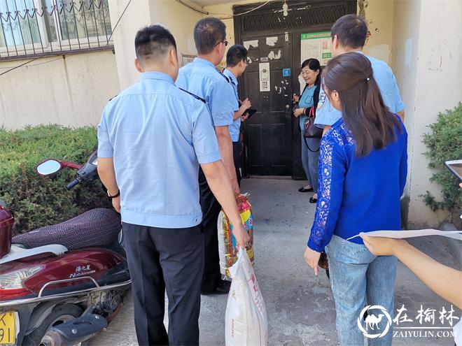 驼峰路街道望湖路社区:党员“双报到”服务群众近距离