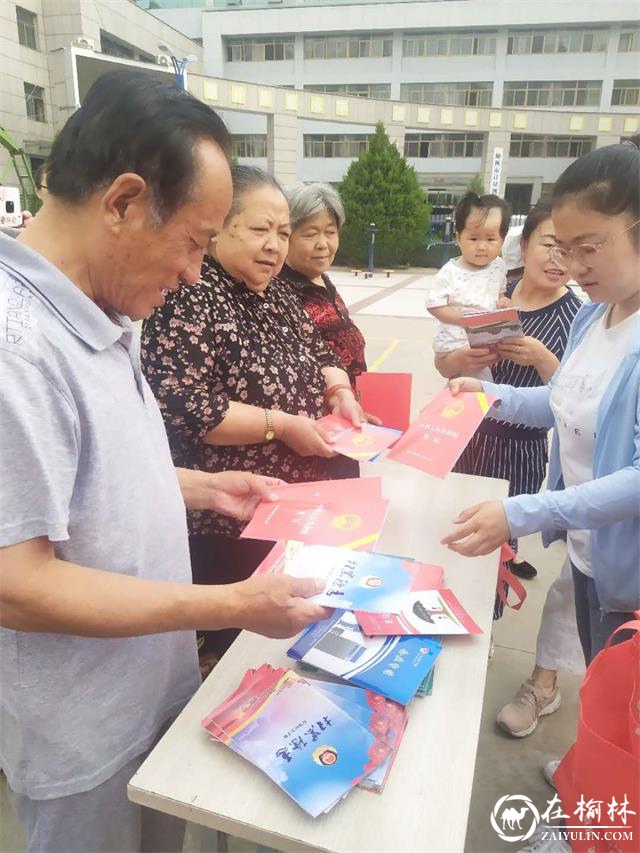 榆阳区沙河路街道办：宣传扫黑除恶，弘扬社会正气