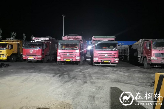 神木碾房峁治超站路警联合掀起新一轮治超工作高潮