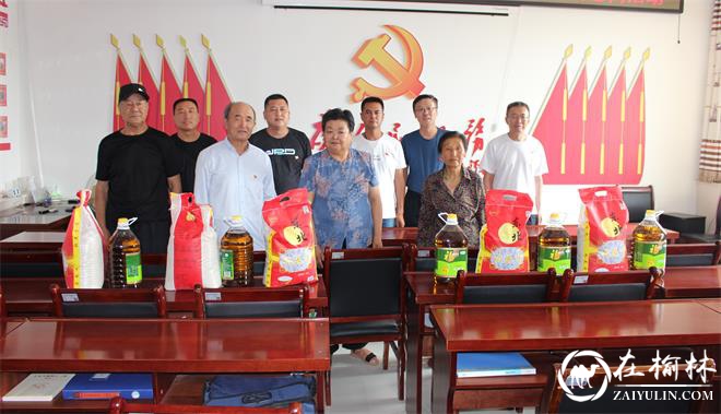 驼峰办兴中路社区：在职党员双报到，服务奉献暖人心