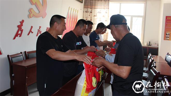 驼峰办兴中路社区：在职党员双报到，服务奉献暖人心