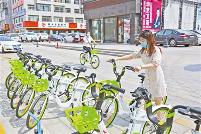 神木市450辆公共自行车在城区100个服务站点全面投放