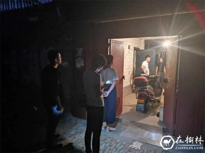 崇文办崇文路社区“双报到”单位汛期显奇效