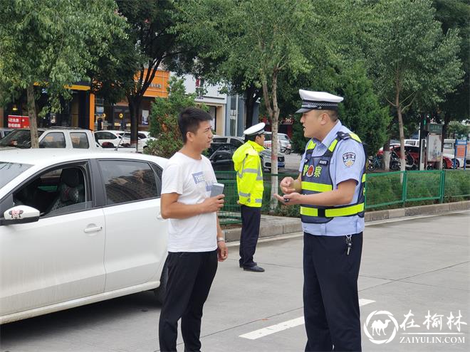 “车让人，人让车”——礼让斑马线成为靖边交通文明风景线