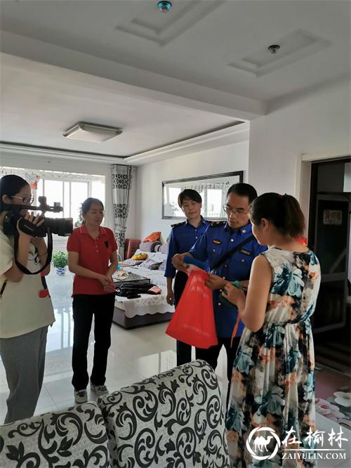 望湖路社区开展“垃圾分类举手之劳 循环利用变废为宝”宣传活动