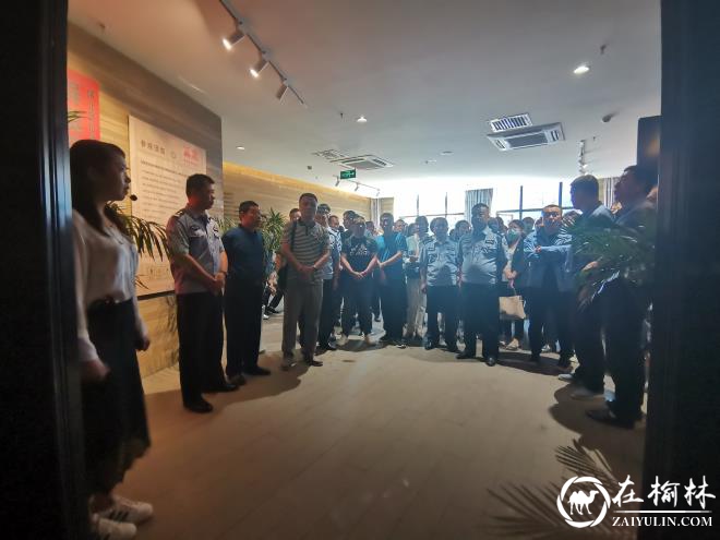 望湖路社区开展主题党日活动，筑牢党员初心使命