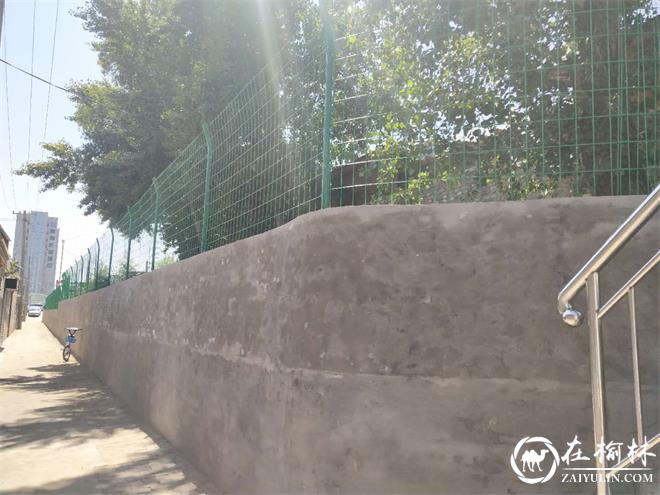 崇文办学院社区：“双报到”单位为社区微治理升级加力