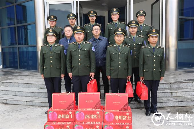 中能煤田公司领导“双节”前分别慰问承运单位职工