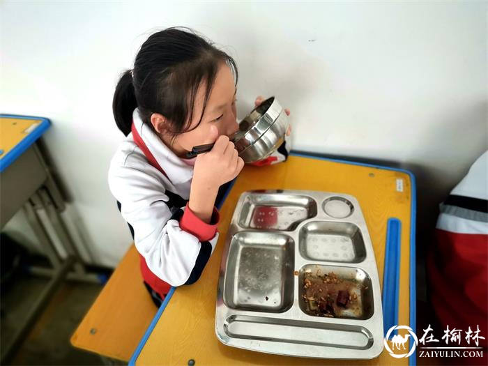 西乡县金牛小学多举措开展“厉行节约,杜绝浪费”主题教育活动