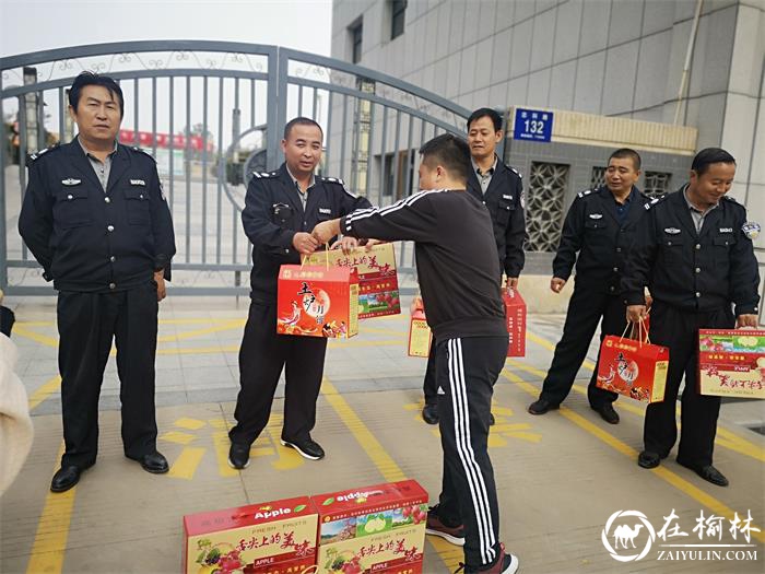 金沙路街道钟阳社区中秋慰问送关怀 浓情问候暖人心